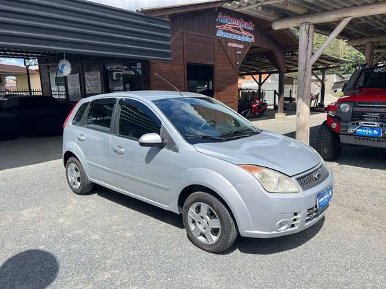FORD FIESTA 1.6 MPI HATCH 8V FLEX 4P MANUAL FORD FIESTA 1.6 MPI HATCH 8V FLEX 4P MANUAL